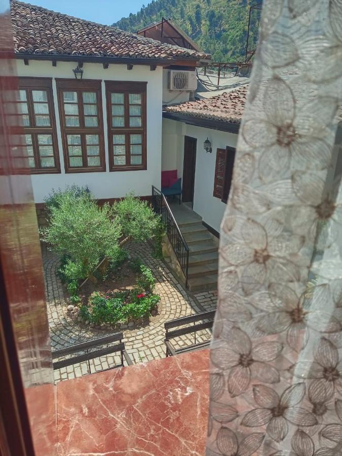 Twins Villa Mangalem Berat Exterior foto