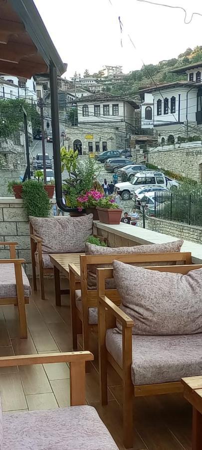 Twins Villa Mangalem Berat Exterior foto