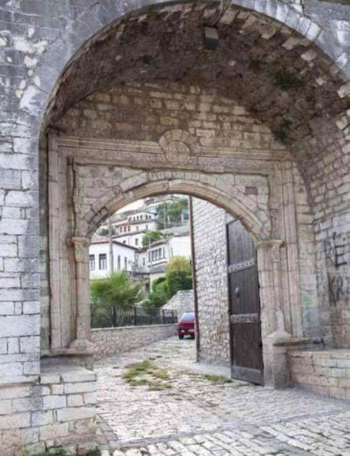 Twins Villa Mangalem Berat Exterior foto